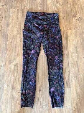 Lululemon Floral Print Performance Leggings - Purple & Black size 6